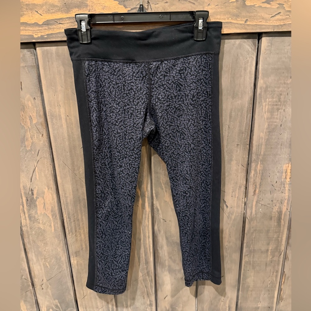 Under Armour Capri athletic leopard Patterned Leggings